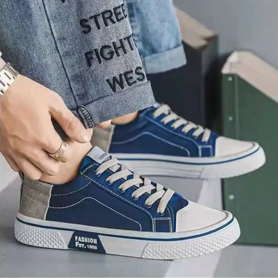 Lunark Low-Top Kanvas Sneaker